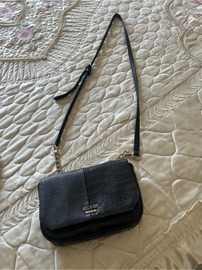 GUESS Black Crossbody Bag